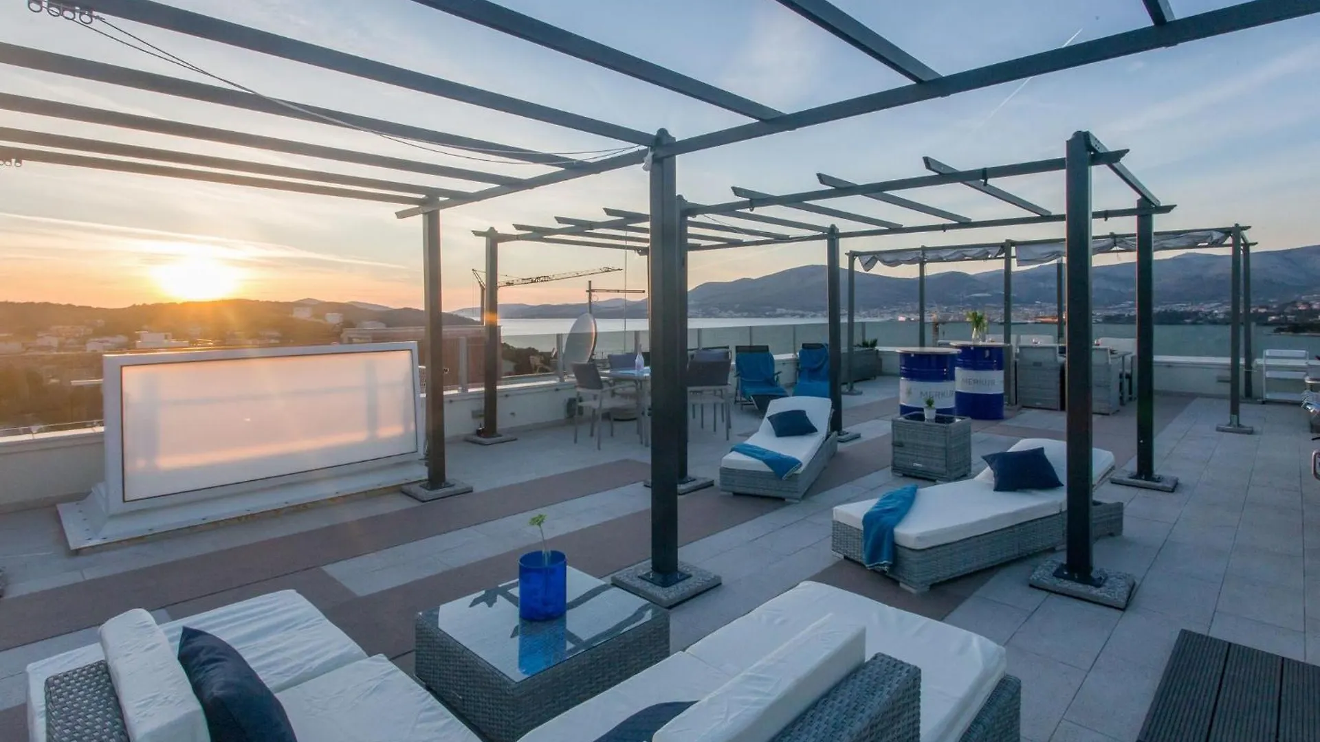 Oceanview Deluxe Penthouse Apartment With 89M2 Living Space & 90M2 Roof Terrace Trogir