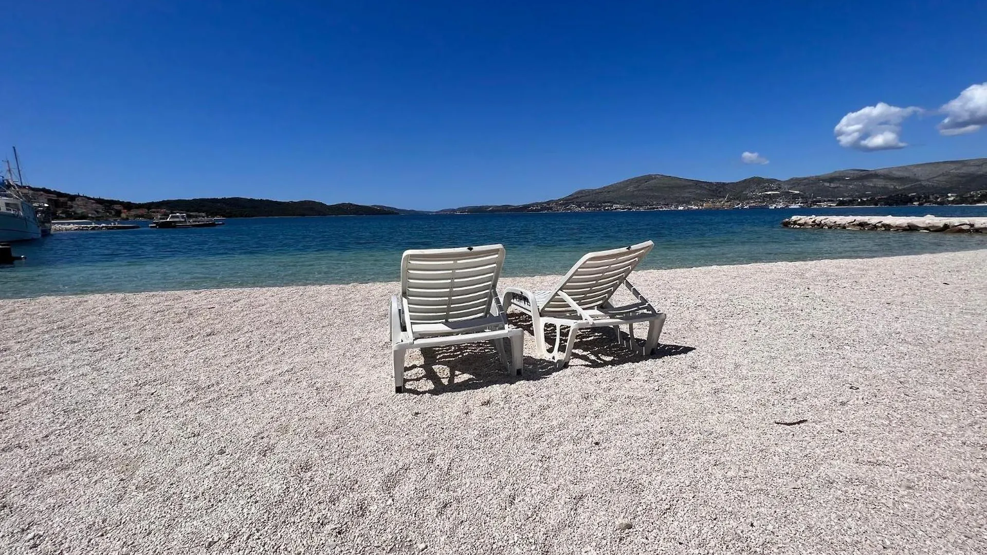 Oceanview Deluxe Penthouse Apartment With 89M2 Living Space & 90M2 Roof Terrace Trogir