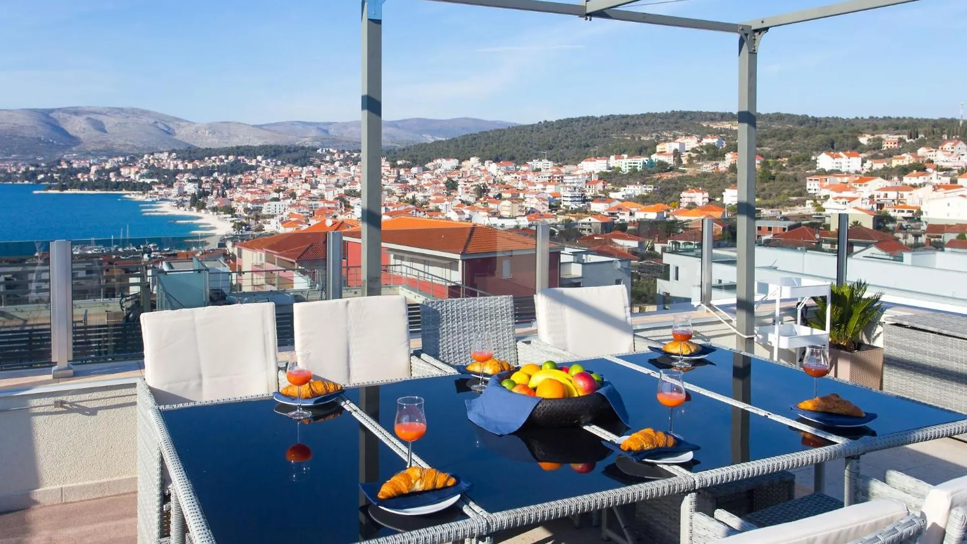 Oceanview Deluxe Penthouse Apartment With 89M2 Living Space & 90M2 Roof Terrace Trogir Croatia