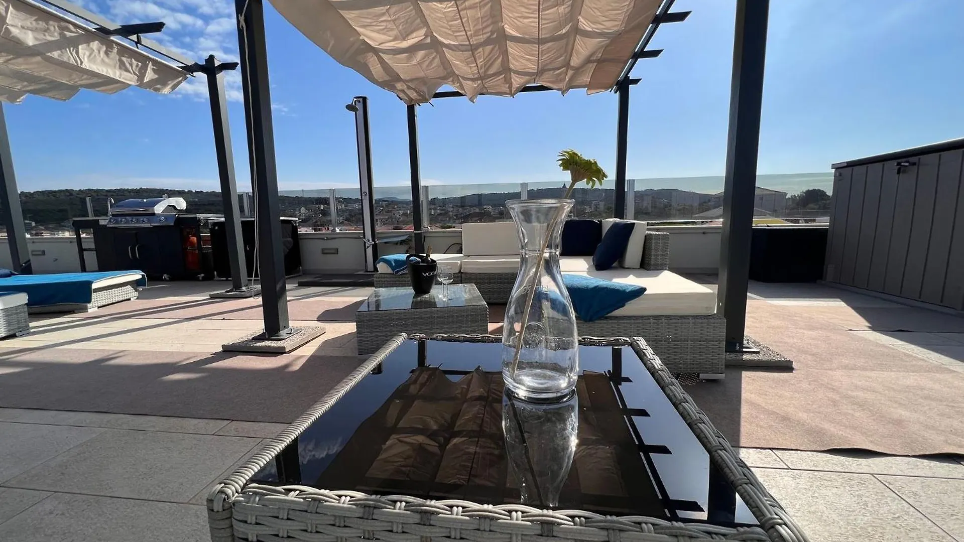 Oceanview Deluxe Penthouse Apartment With 89M2 Living Space & 90M2 Roof Terrace Trogir