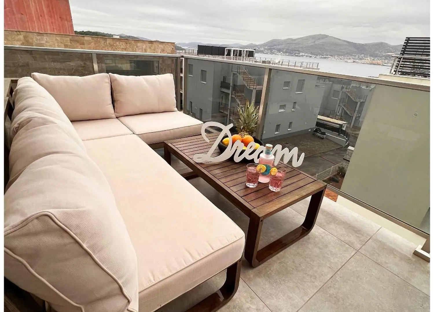 Oceanview Deluxe Penthouse Apartment With 89M2 Living Space & 90M2 Roof Terrace Trogir 0*,