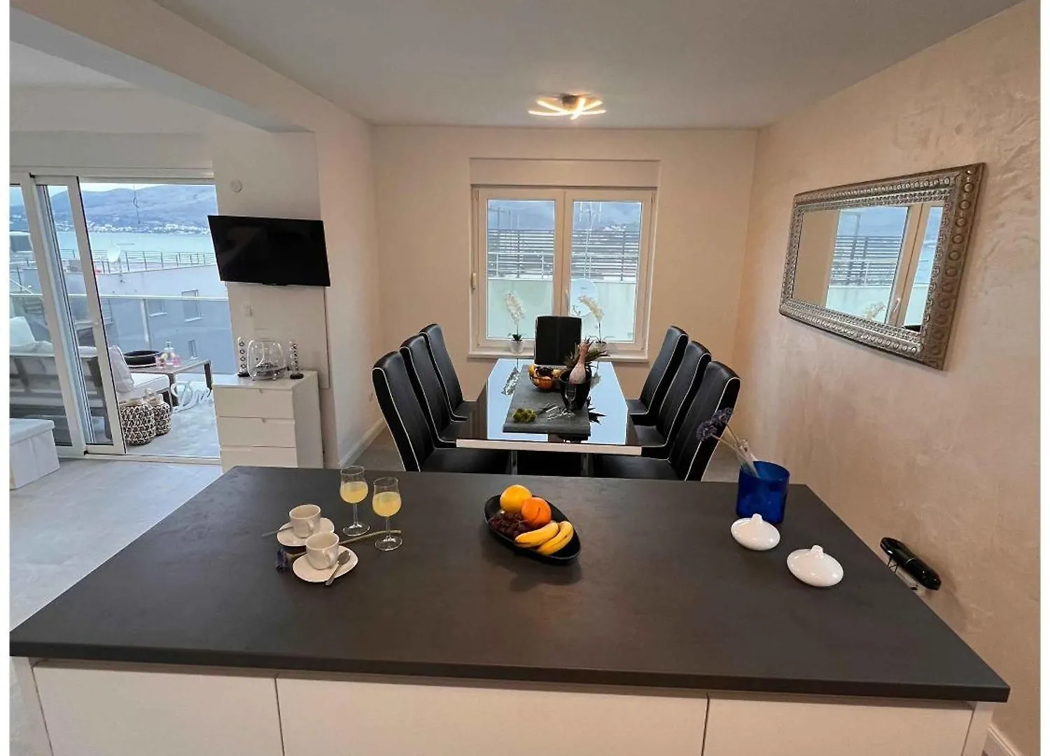 Oceanview Deluxe Penthouse Apartment With 89M2 Living Space & 90M2 Roof Terrace Trogir