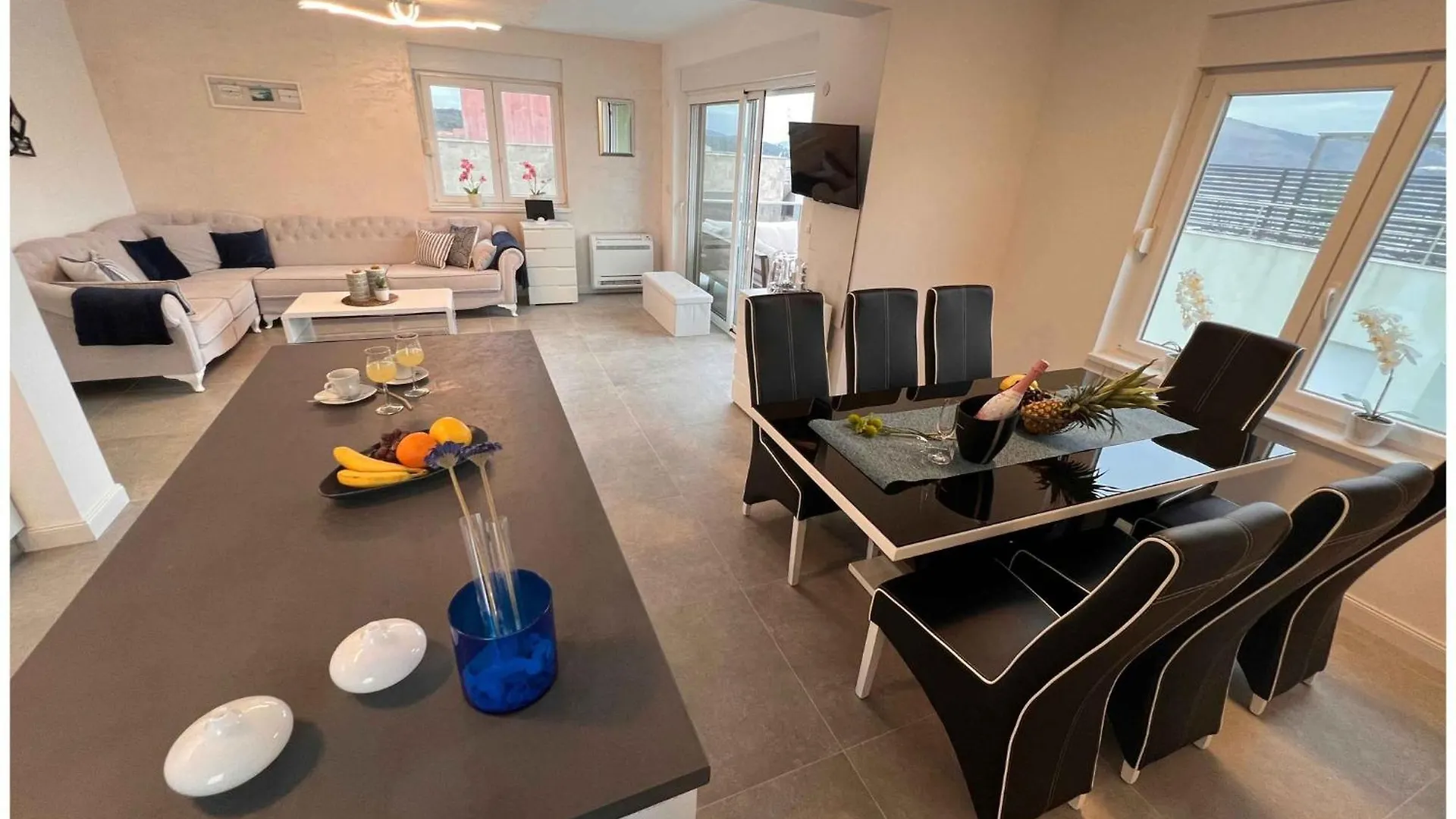 Oceanview Deluxe Penthouse Apartment With 89M2 Living Space & 90M2 Roof Terrace Trogir Croatia