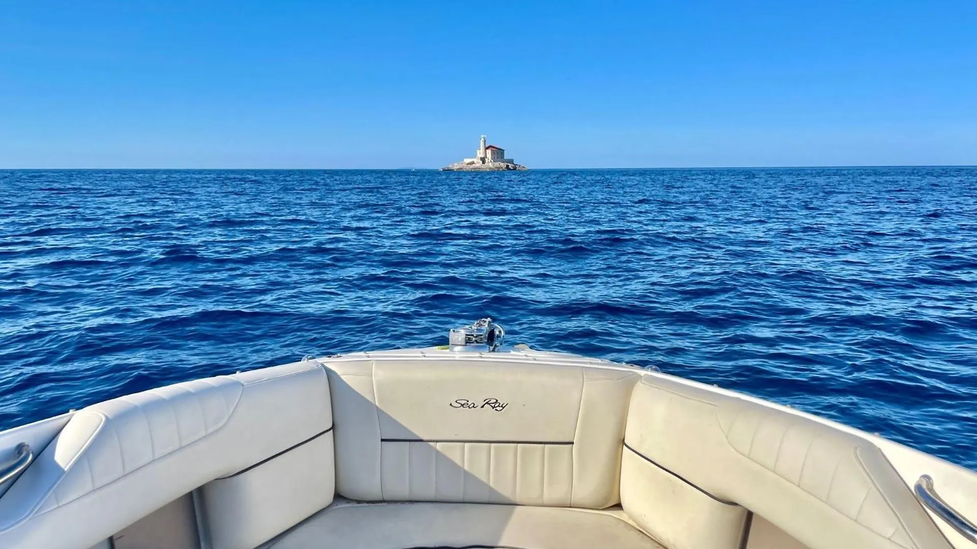 Oceanview Deluxe Penthouse Apartment With 89M2 Living Space & 90M2 Roof Terrace Traù 0*,  Croazia